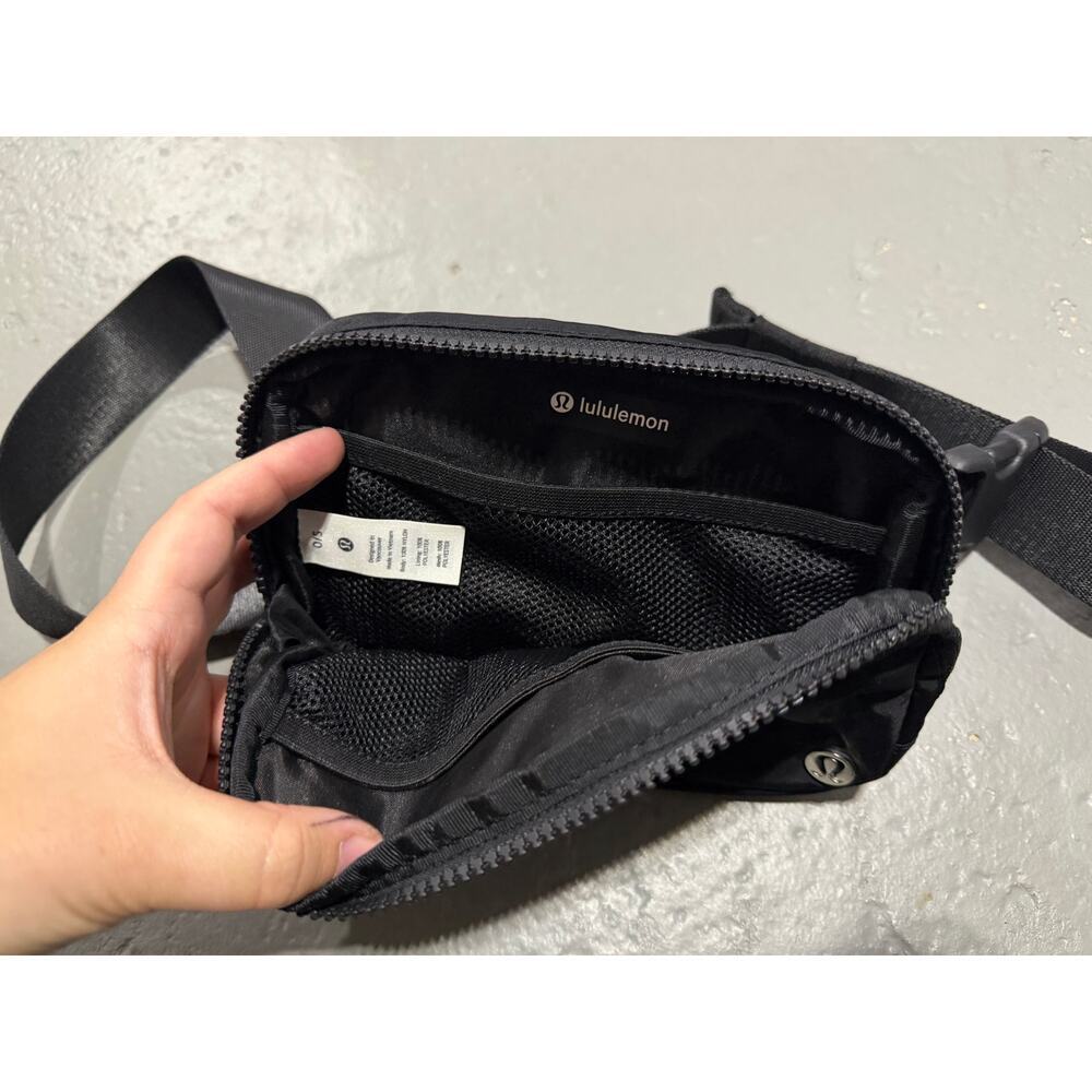 Lululemon Everywhere Belt Bag, specifically the 1L model in black - Picture 4 of 4